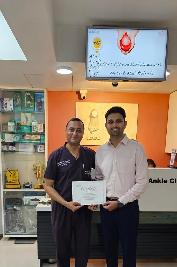 Foot and ankle surgery fellowship certificate presentation at Mumbai Knee Foot Ankle Clinic